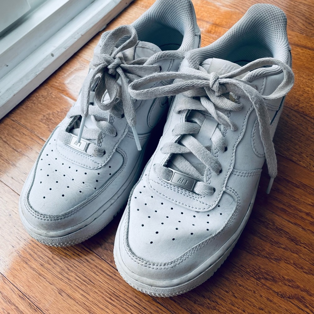 White Nike Air Force Size 4Y